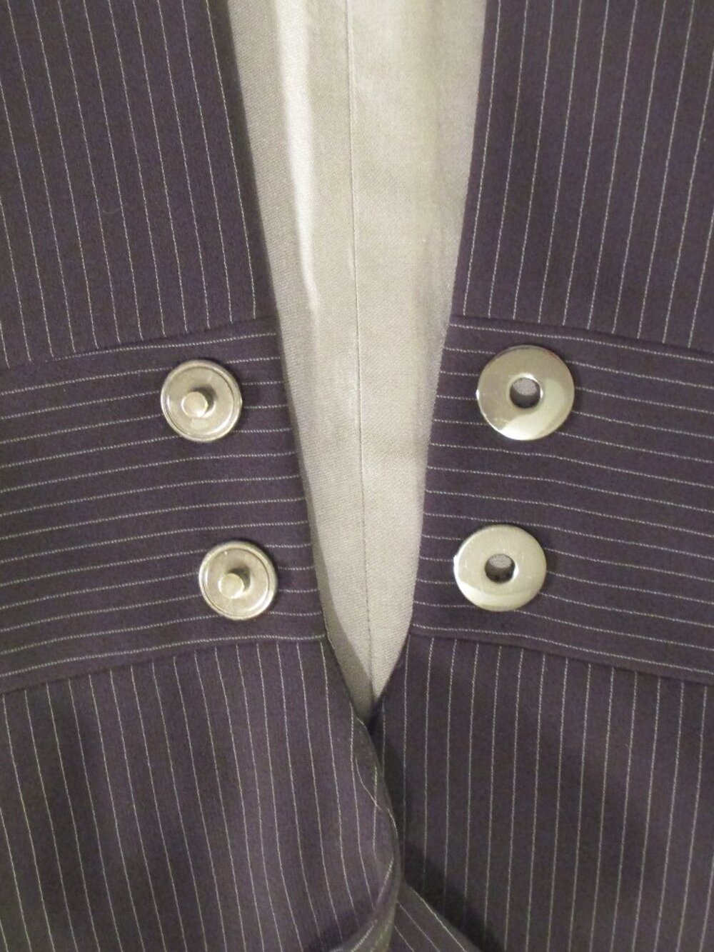 TAHARI Pinstripe Pant Suit Cinched Waist Blazer and Trouser Size 4 - Picture 3 of 15